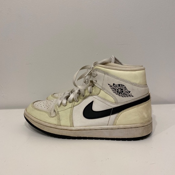 Nike Jordan 1 Mid Coconut Milk in US 9 - Picture 5 of 6